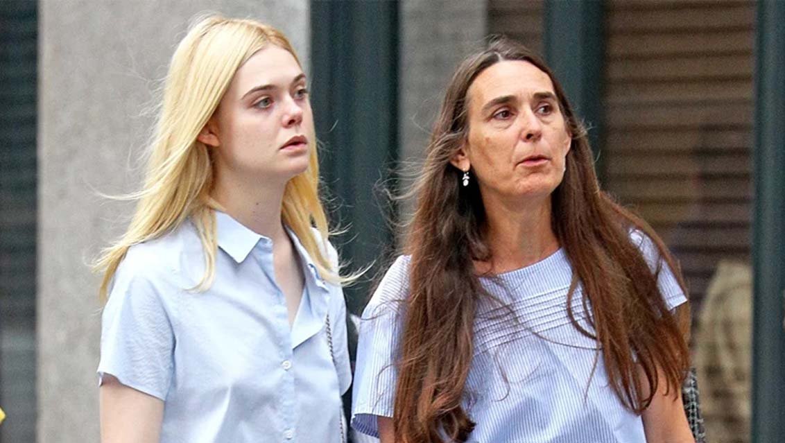 Raising Dakota and Elle Fanning