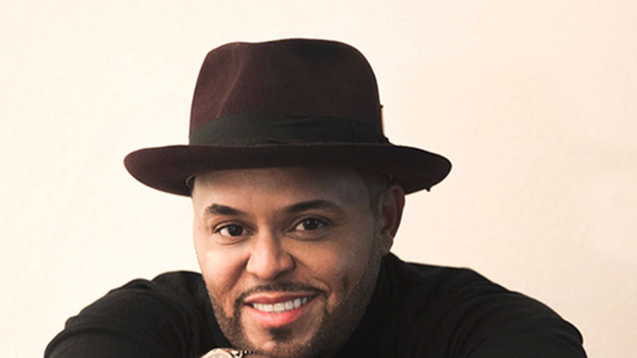 Who Is Israel Houghton?