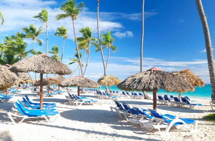 How to Book a 12+ Person Dominican Republic Vacation Without Losing Your Mind (or Privacy)