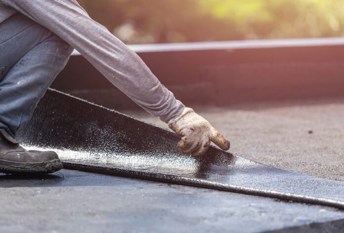 Flat Roof Repair: A Complete Guide to Identifying Damage, Preventing Leaks, and Extending Roof Life