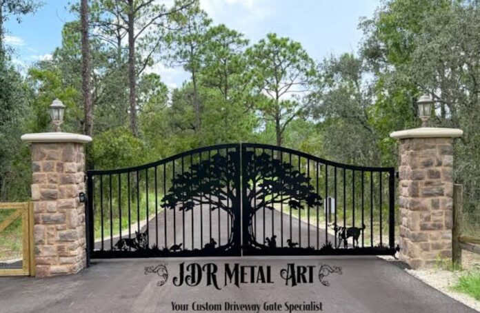 Driveway Gate Installation Guide: Choosing the Right Size, Material, Style, and Opening System