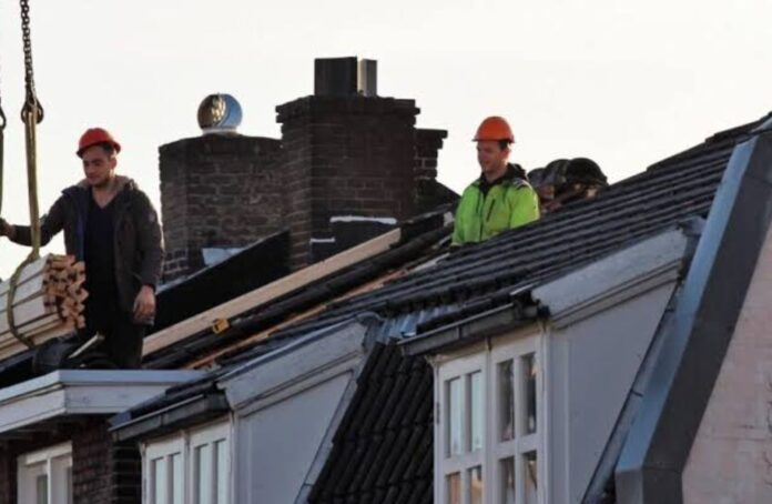 When Should You Replace Your Roof? Key Warning Signs, Timing and Replacement Options