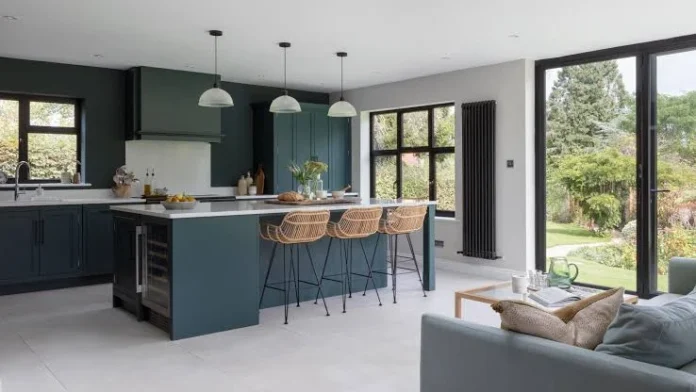 Modern vs. Traditional Kitchens: Choosing the Right Style for Your Edinburgh Home